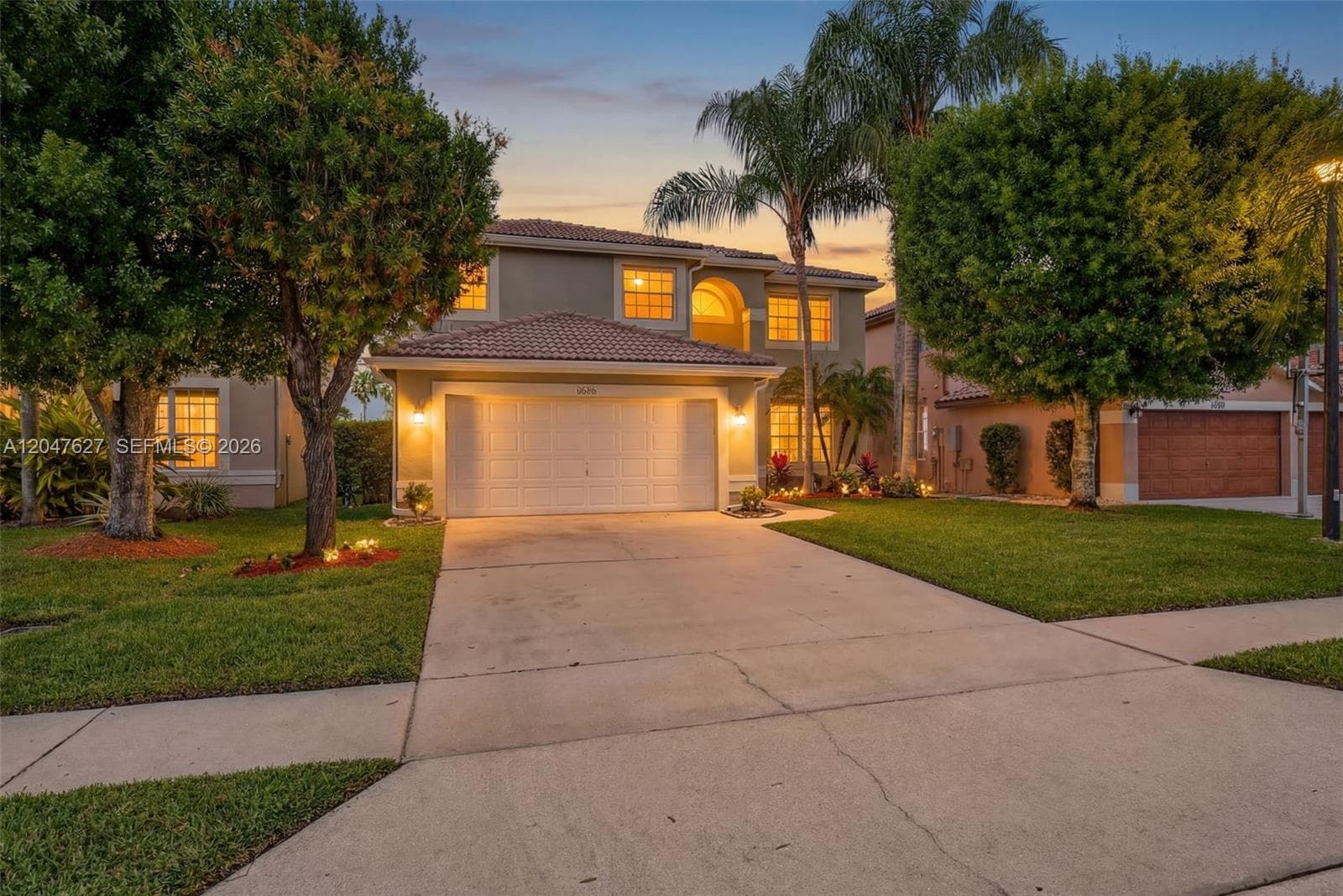 VIRTUALLY STAGED- EXTERIOR LAMP FIXTURES AND LIGHTS