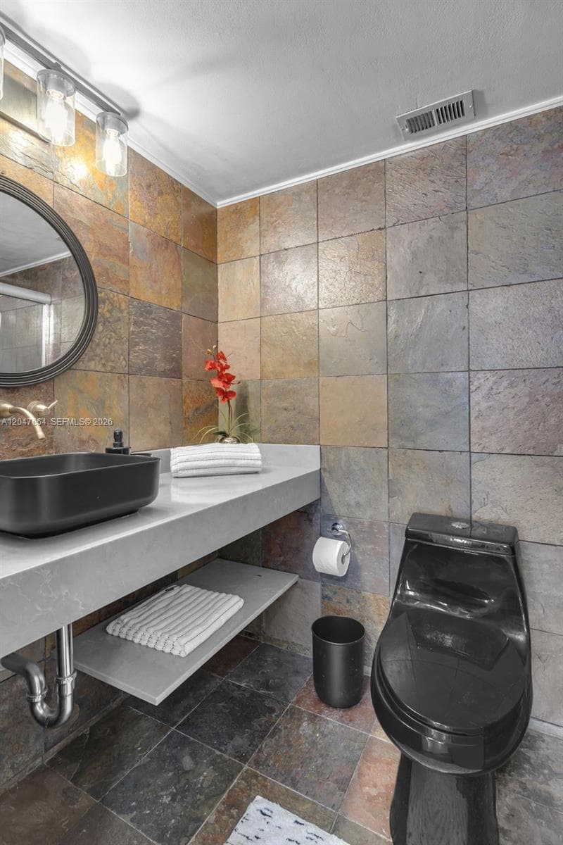 SEA AIR TOWERS CONDO · #PH03 in Hollywood - Photo 23