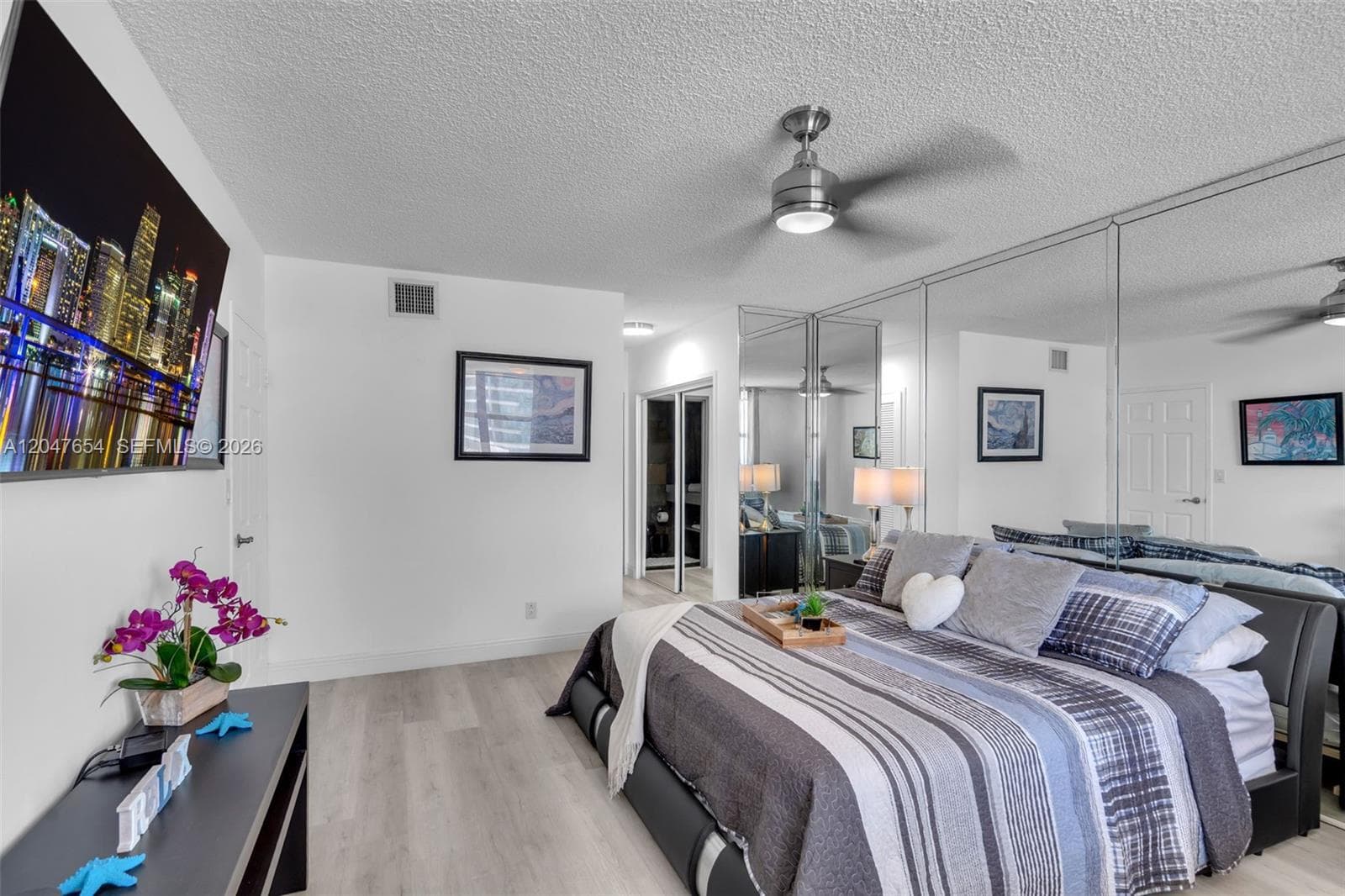 SEA AIR TOWERS CONDO · #PH03 in Hollywood - Photo 15