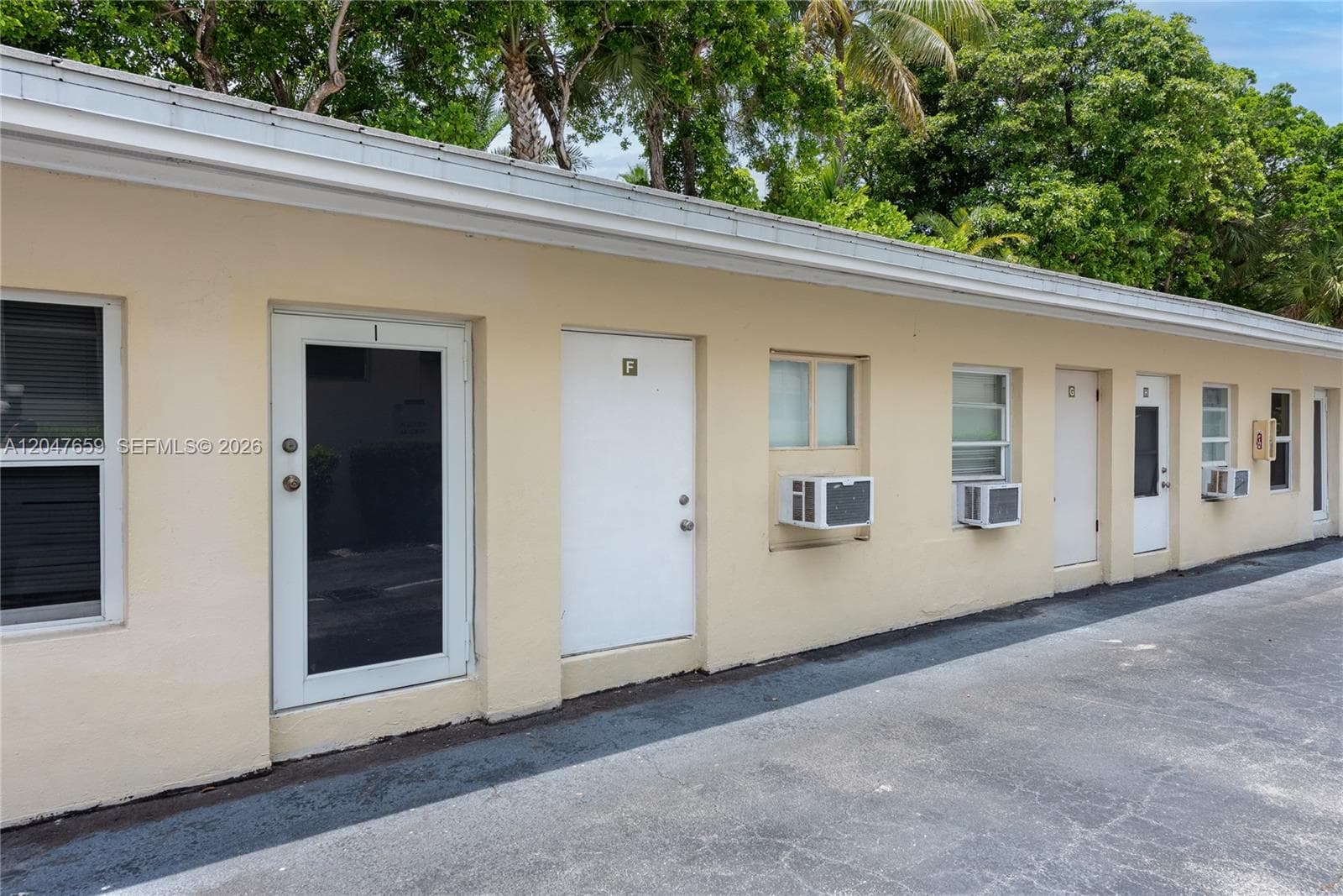 BEACH CLUB APTS CONDO · #10 in Bal Harbour - Photo 23