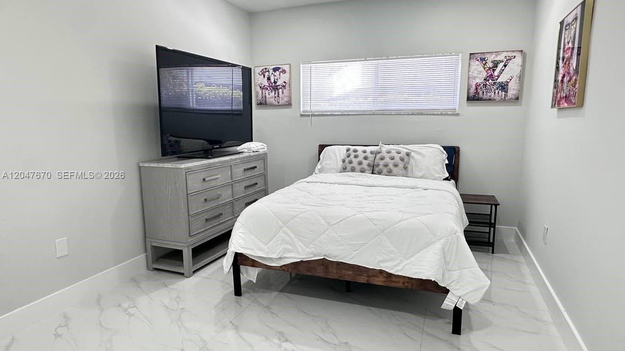 BRICKELL ESTATES · #Cottage in Miami - Photo 16