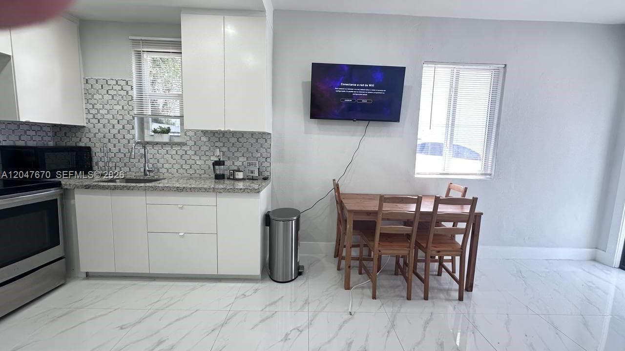 BRICKELL ESTATES · #Cottage in Miami - Photo 7
