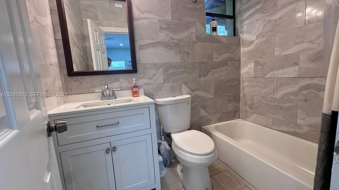 BRICKELL ESTATES · #Cottage in Miami - Photo 21