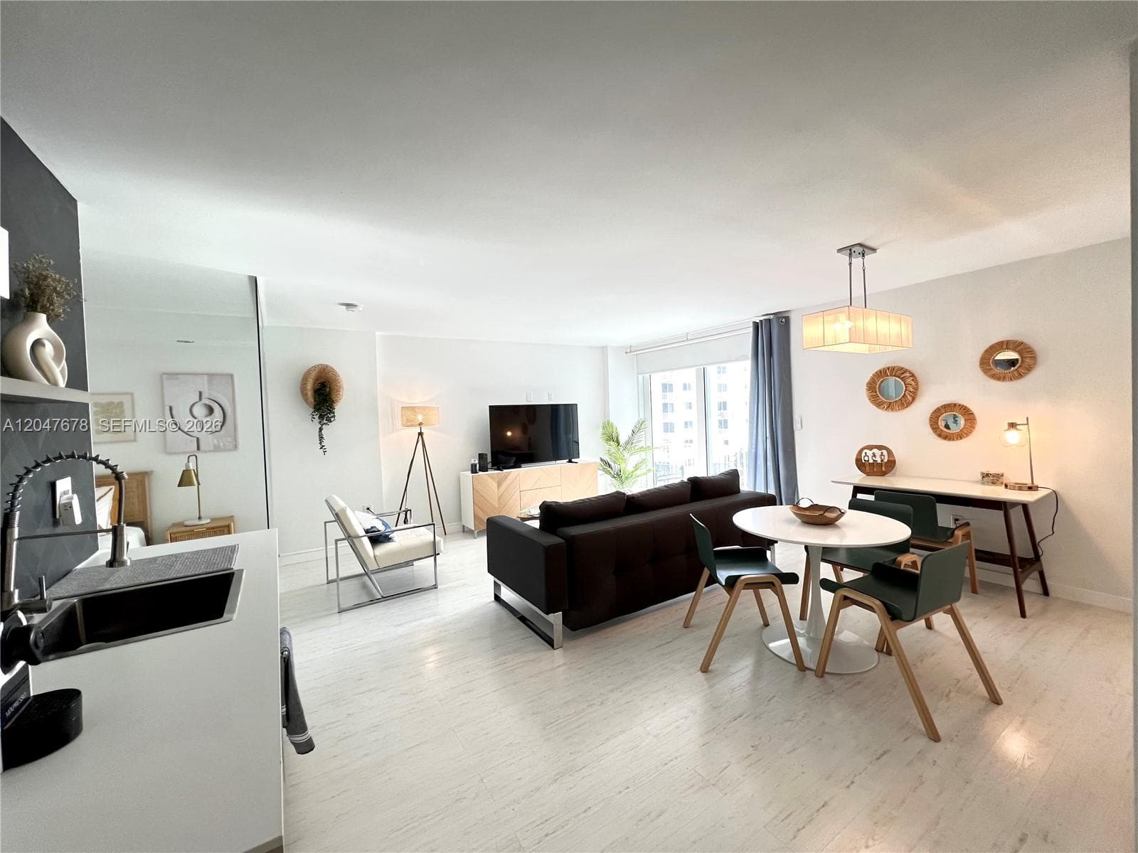 OCEAN POINT CONDO · #525 in Miami Beach - Photo 4