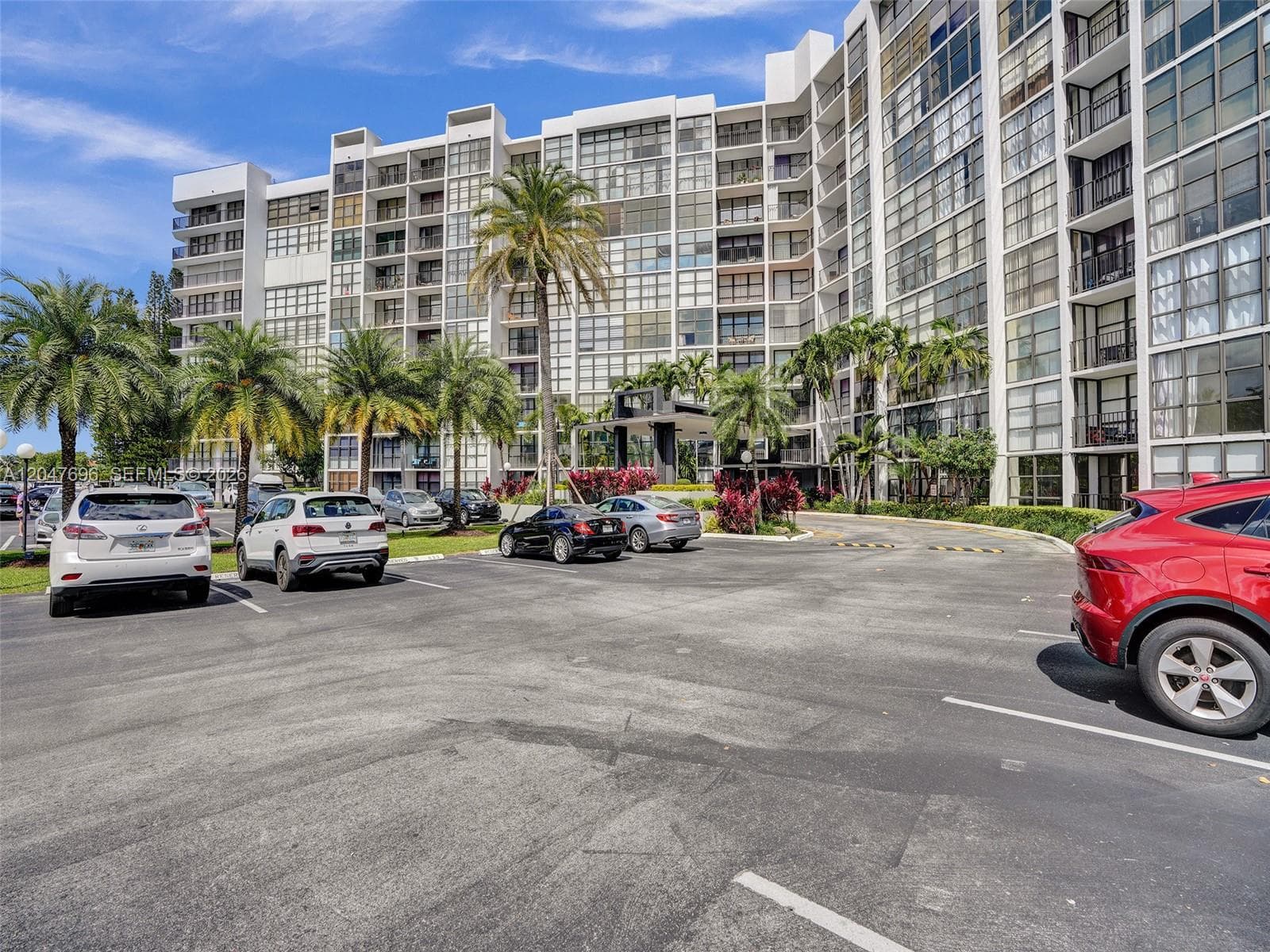 OCEANVIEW PARK CONDO · #131 in Hallandale Beach - Photo 3