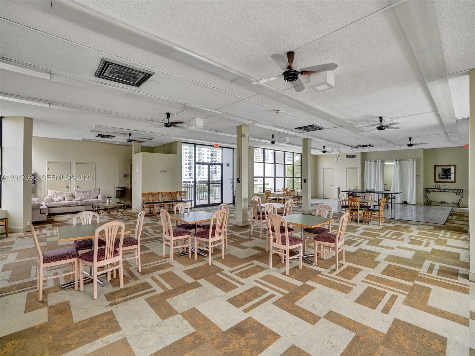 OCEANVIEW PARK CONDO · #131 in Hallandale Beach - Photo 35