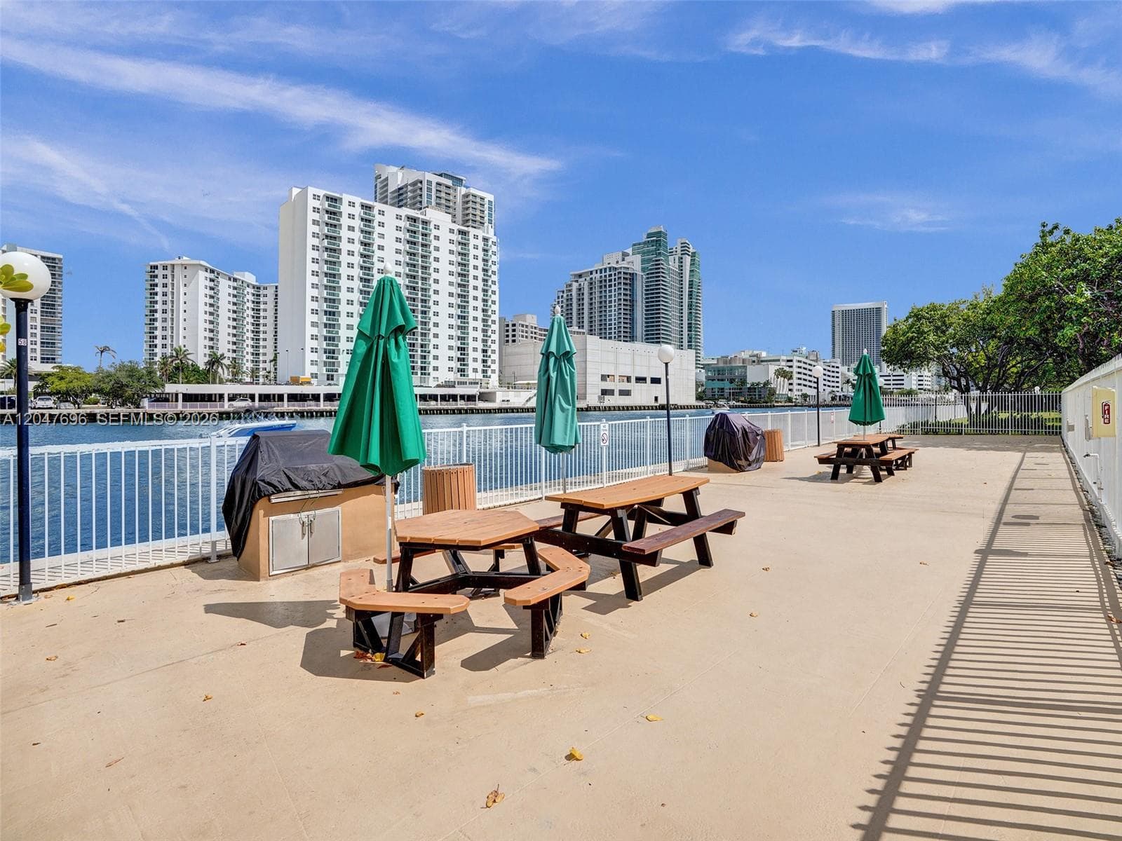 OCEANVIEW PARK CONDO · #131 in Hallandale Beach - Photo 31