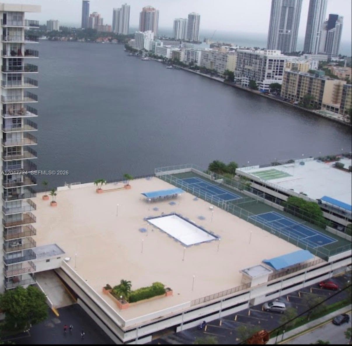 Winston Towers 500 Condo · #1208 in Sunny Isles Beach - Photo 5