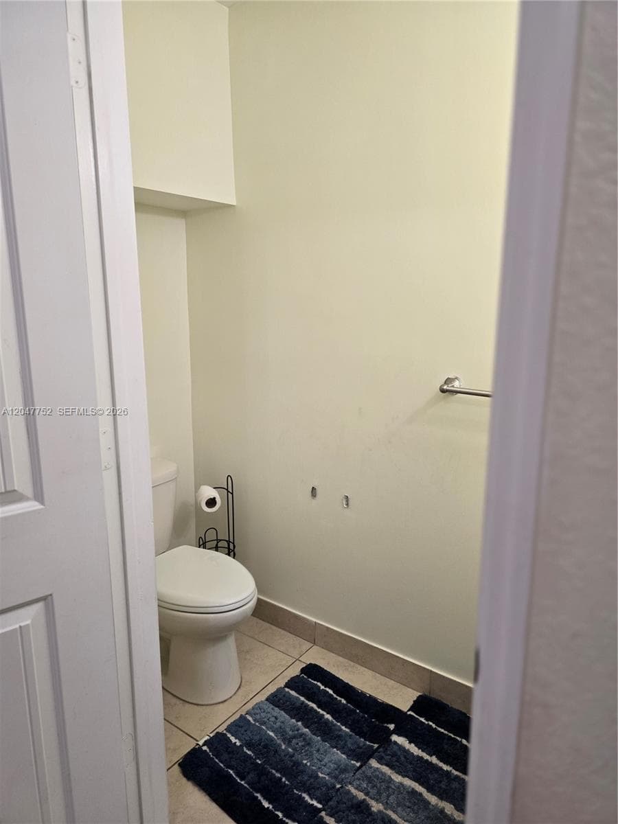 146 SW 7th Ct photo 4
