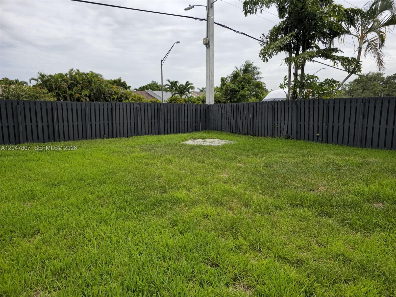 1141 SW 8th Ter photo 22