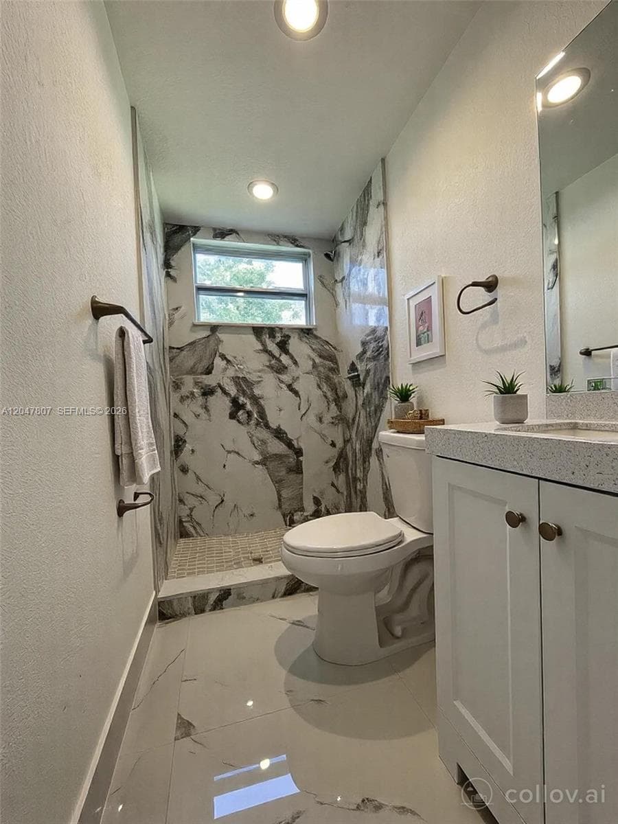 1141 SW 8th Ter photo 11