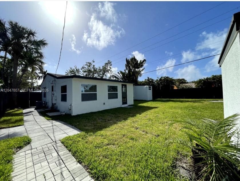 1141 SW 8th Ter photo 19
