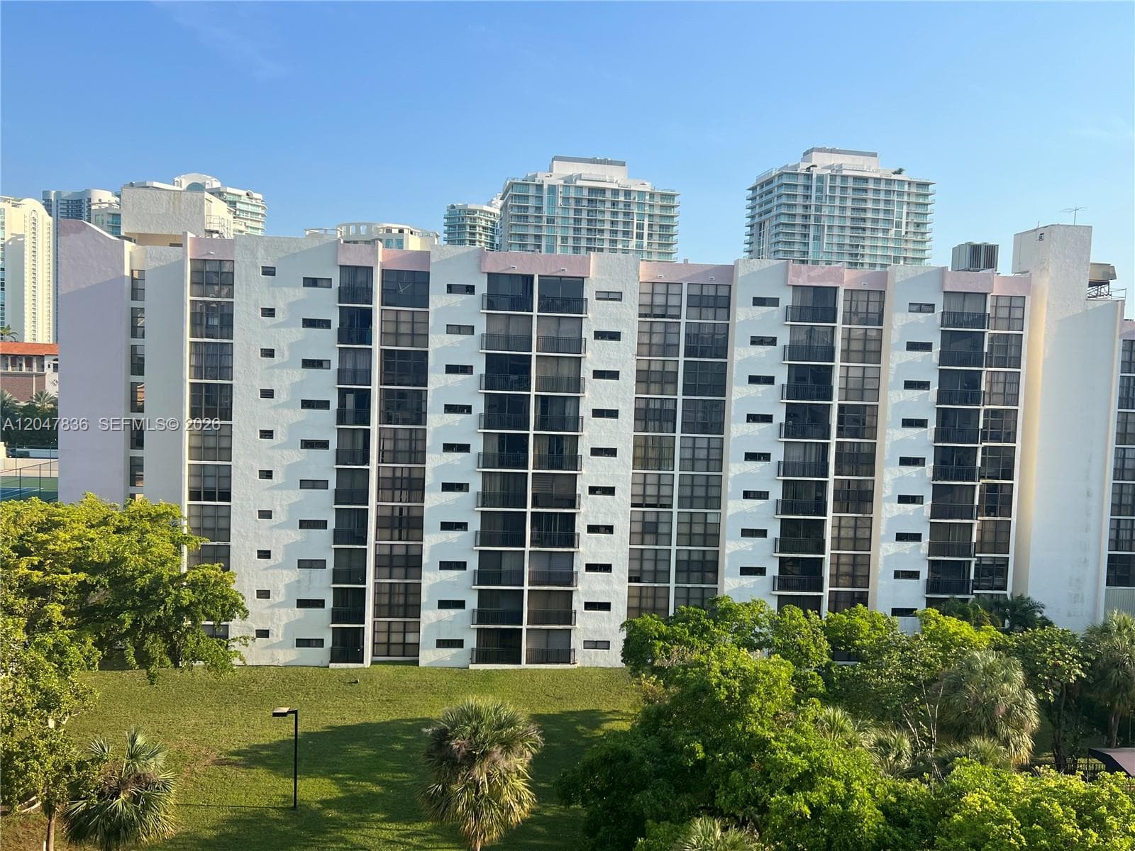 PLAZA OF AMERICAS CONDO · #816 in Sunny Isles Beach - Photo 3