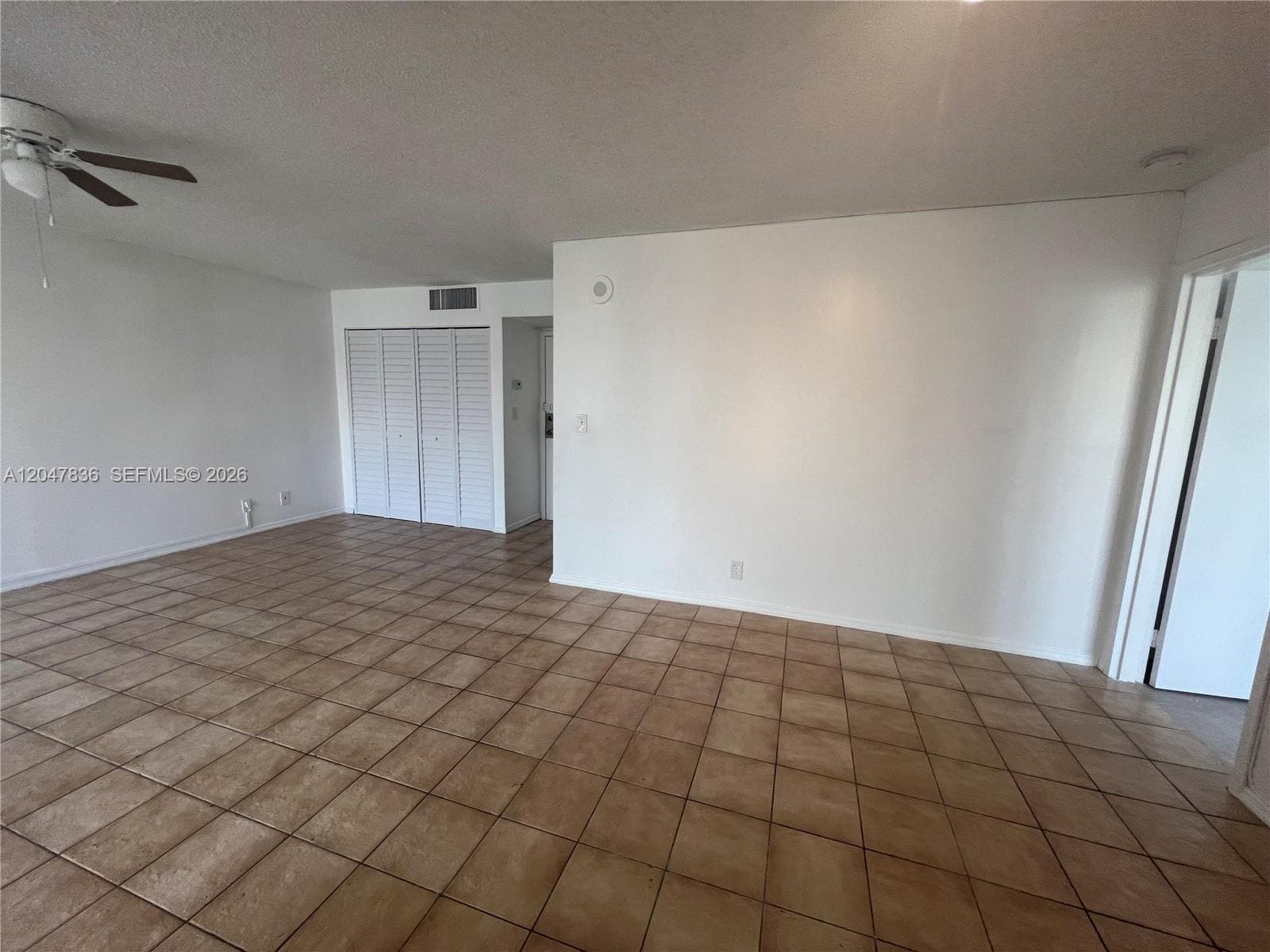 PLAZA OF AMERICAS CONDO · #816 in Sunny Isles Beach - Photo 5