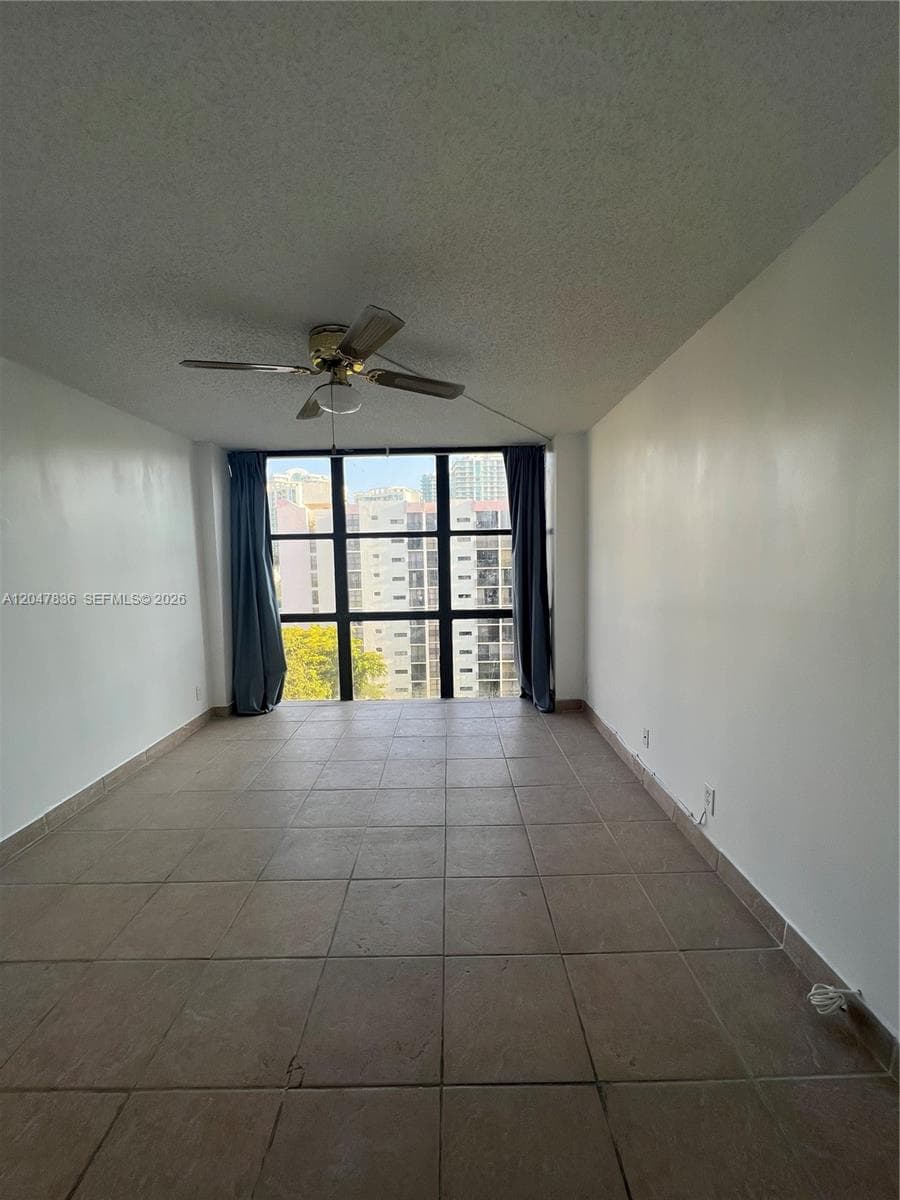PLAZA OF AMERICAS CONDO · #816 in Sunny Isles Beach - Photo 10