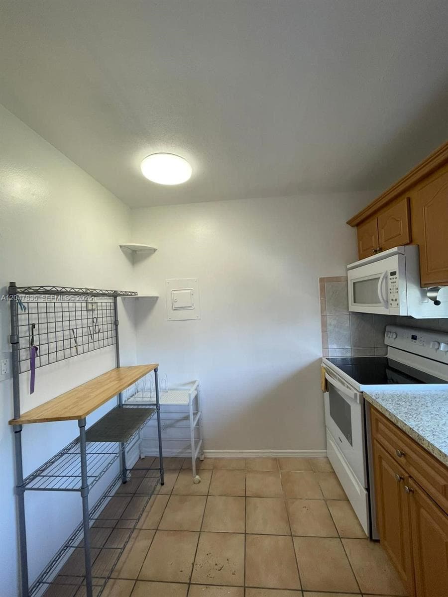 PLAZA OF AMERICAS CONDO · #816 in Sunny Isles Beach - Photo 8
