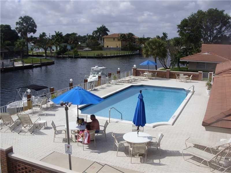 MC 228 Pool View