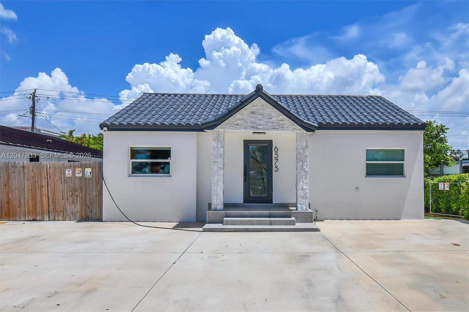 6575 SW 39th Ter photo 3