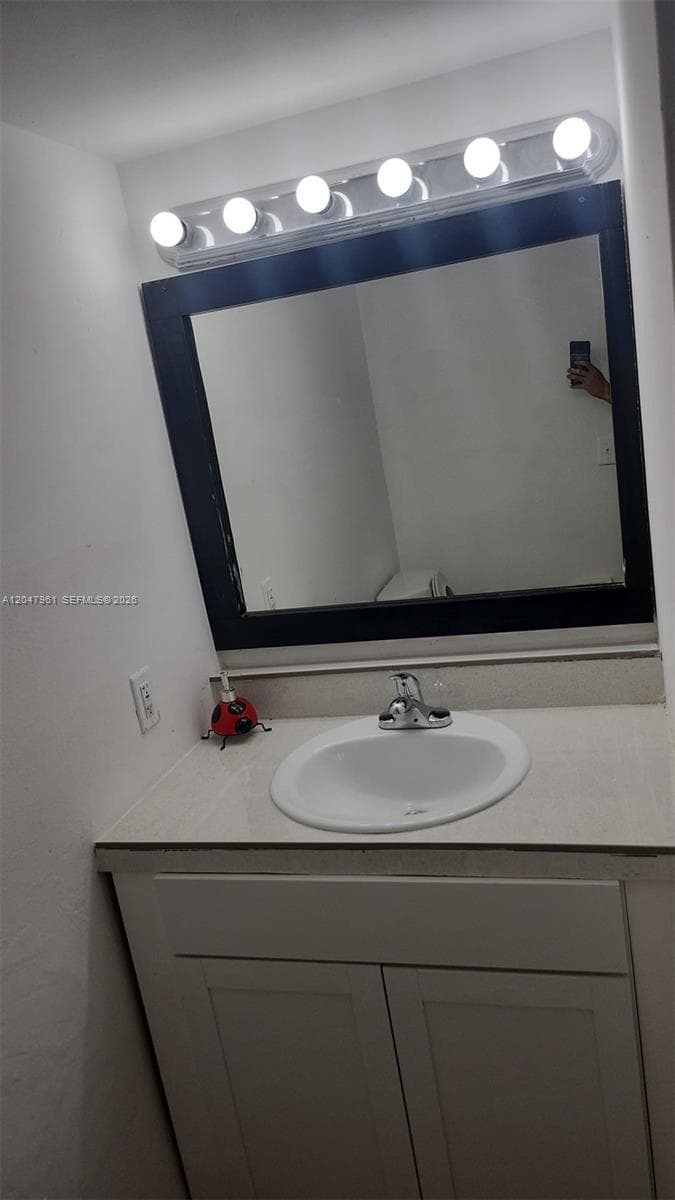 15115 NE 6th Ave #32 photo 5
