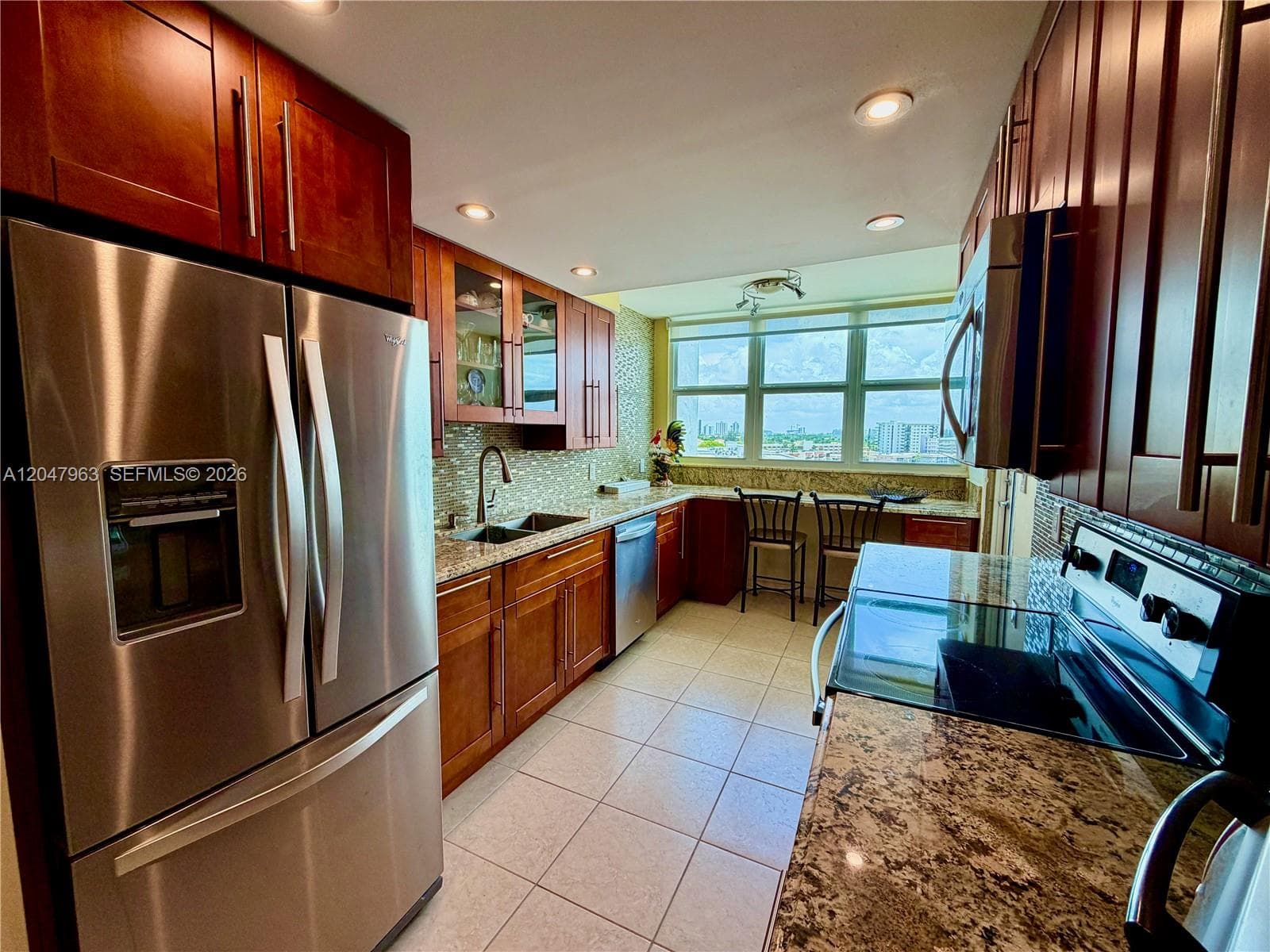 Lake Point Tower · #901 in Hallandale Beach - Photo 23
