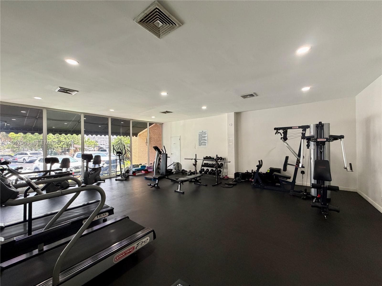 Lake Point Tower · #901 in Hallandale Beach - Photo 52