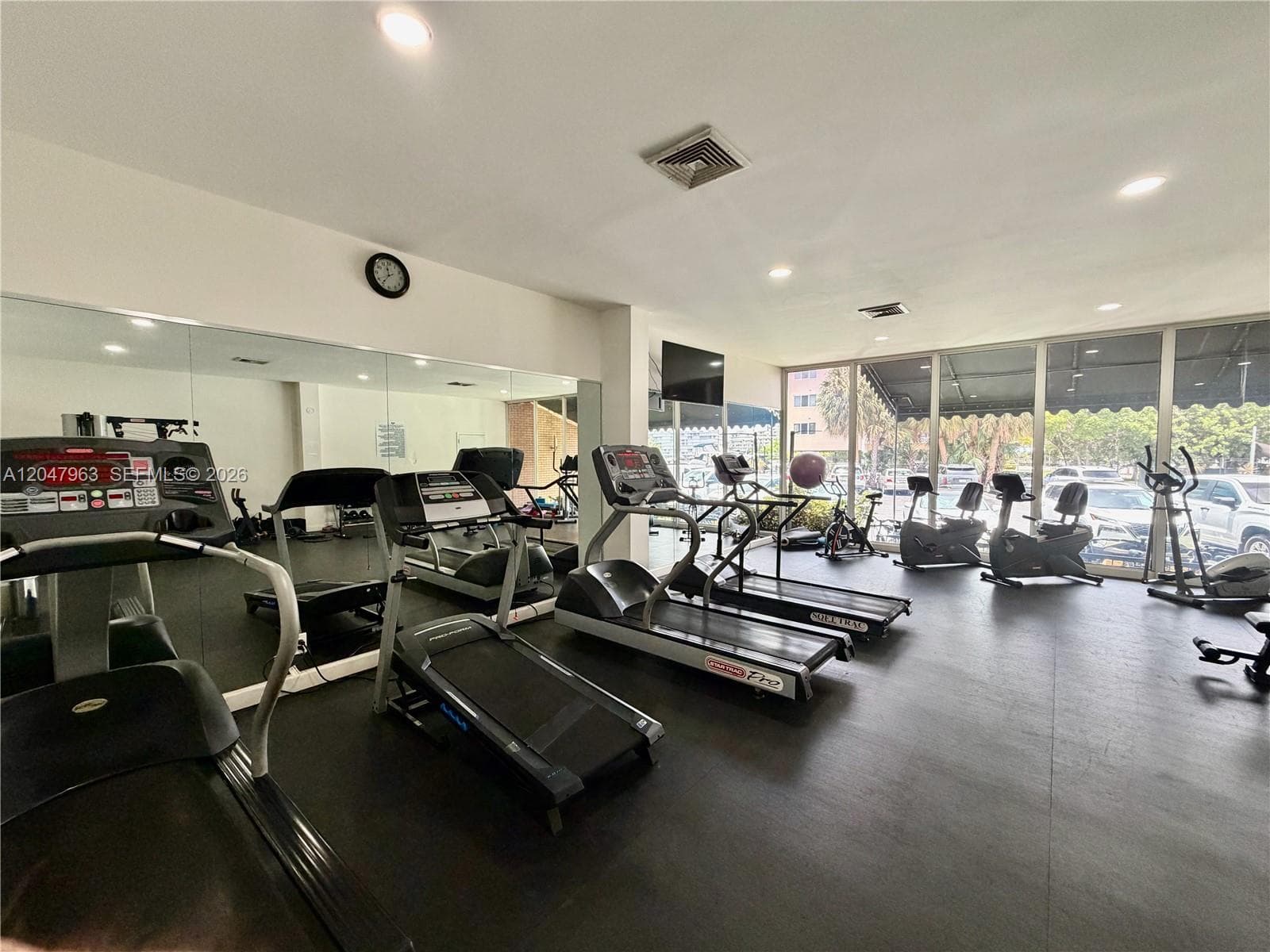 Lake Point Tower · #901 in Hallandale Beach - Photo 53