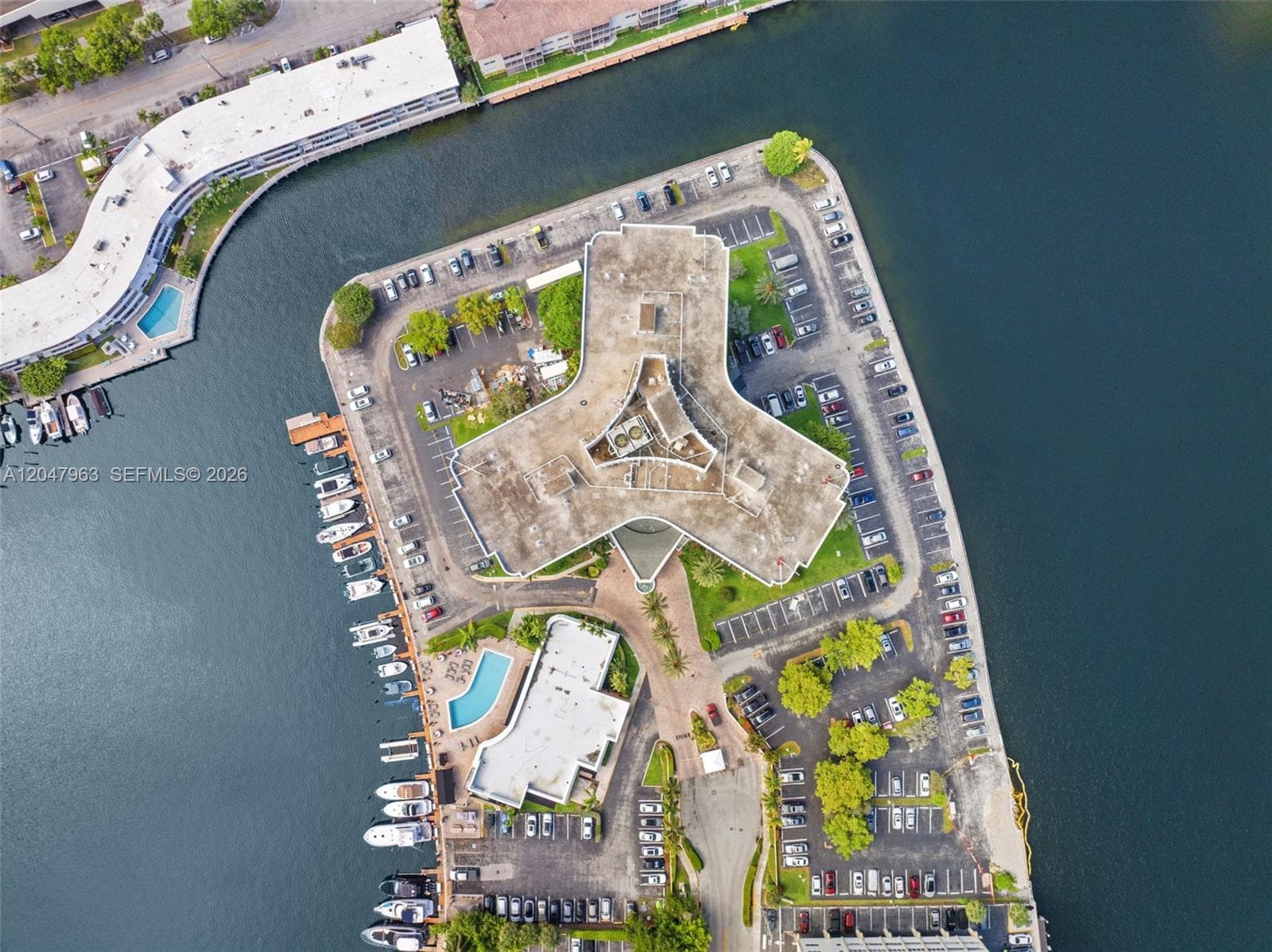 Lake Point Tower · #901 in Hallandale Beach - Photo 63