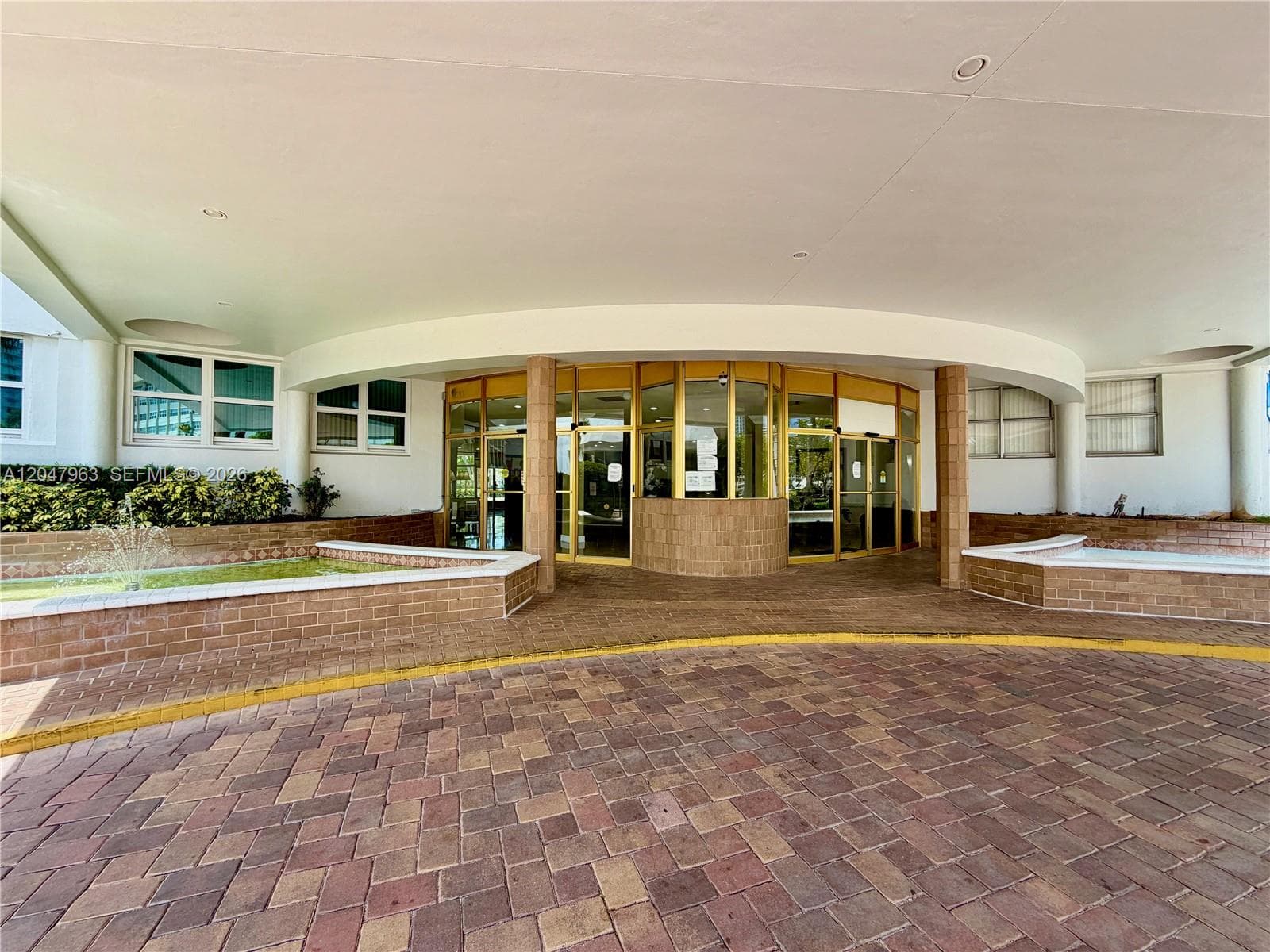 Lake Point Tower · #901 in Hallandale Beach - Photo 5