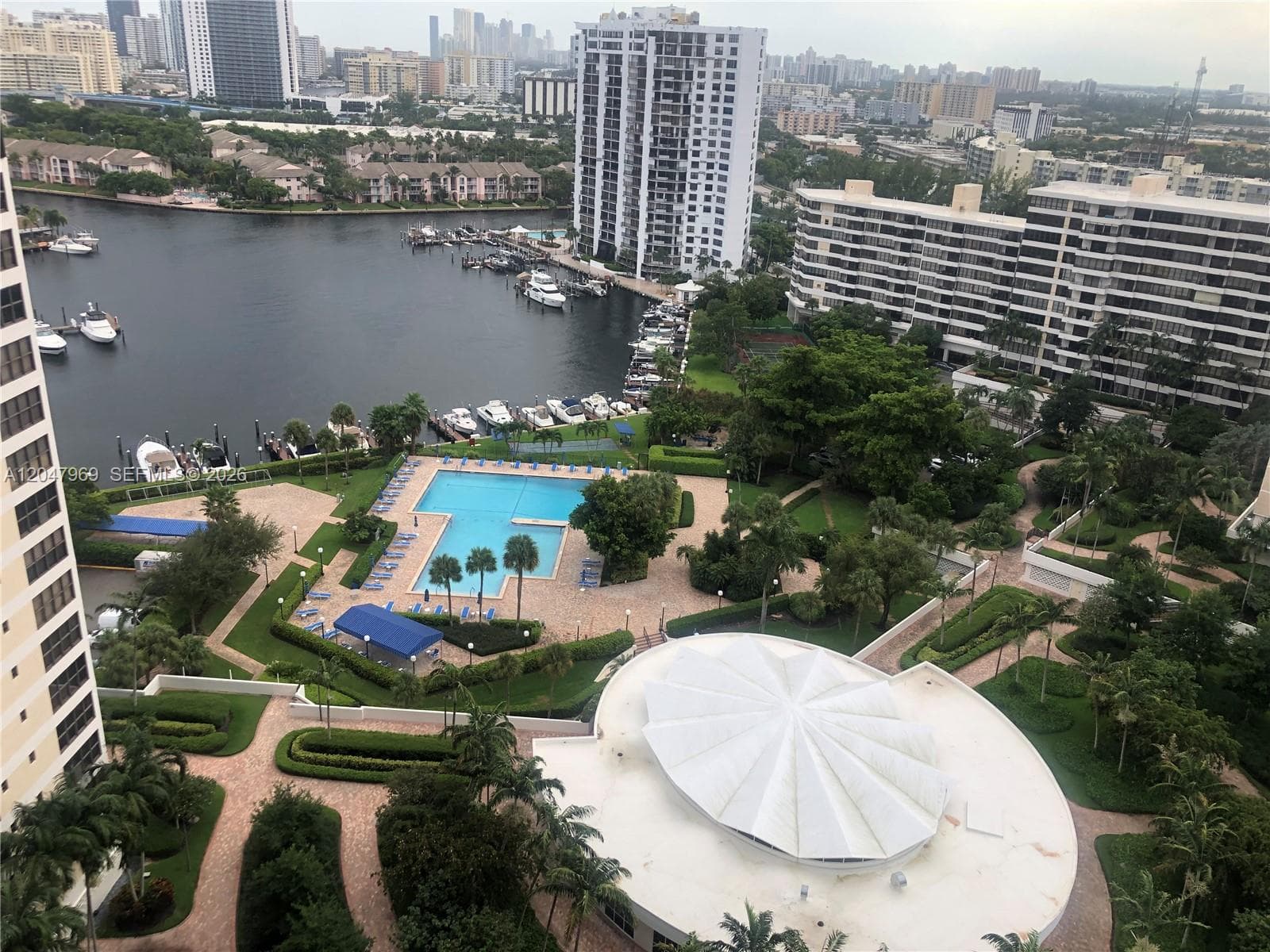 Olympus tower · #115 in Hallandale Beach - Photo 18