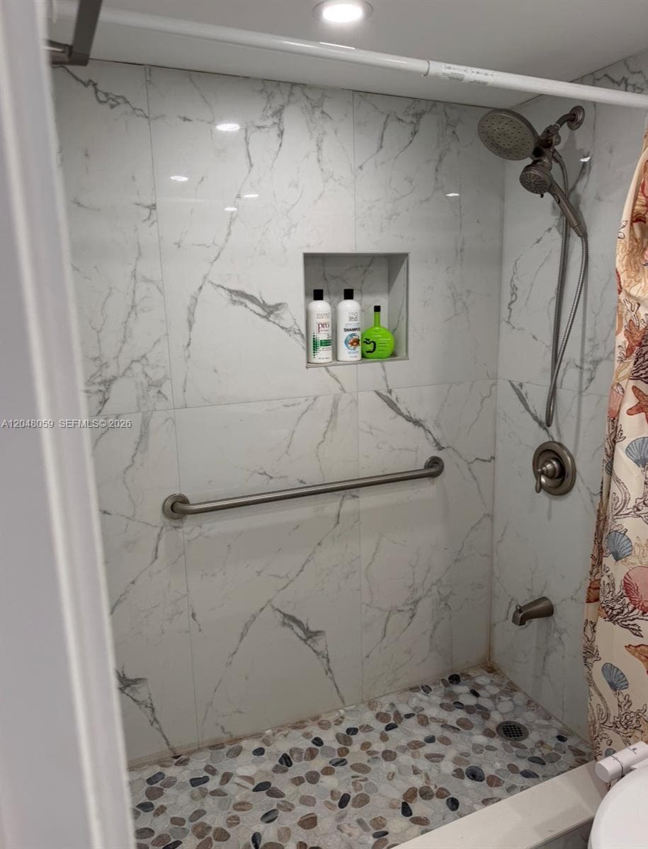 PARKER TOWER CONDO · #1003 in Hallandale Beach - Photo 8