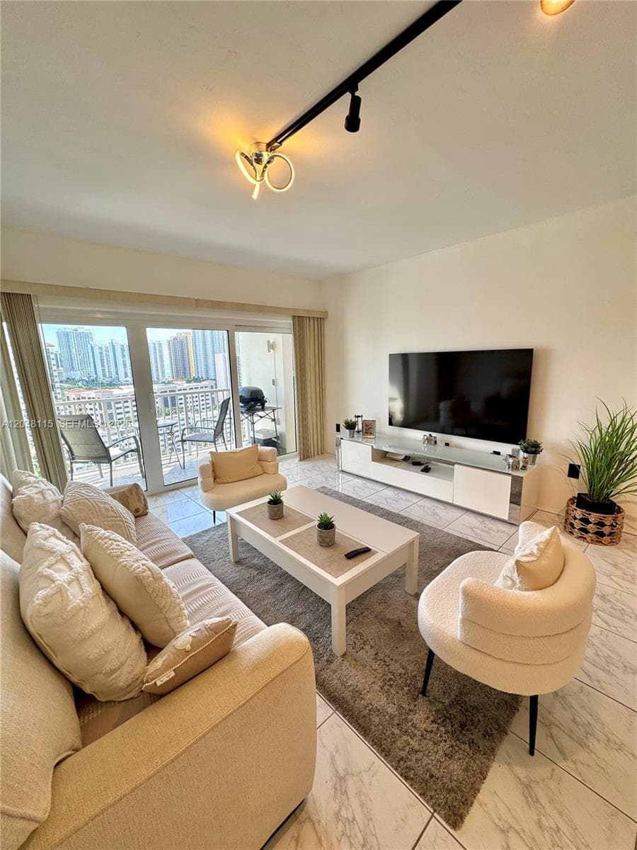 Arlen House · #1603 in Sunny Isles Beach - Photo 1