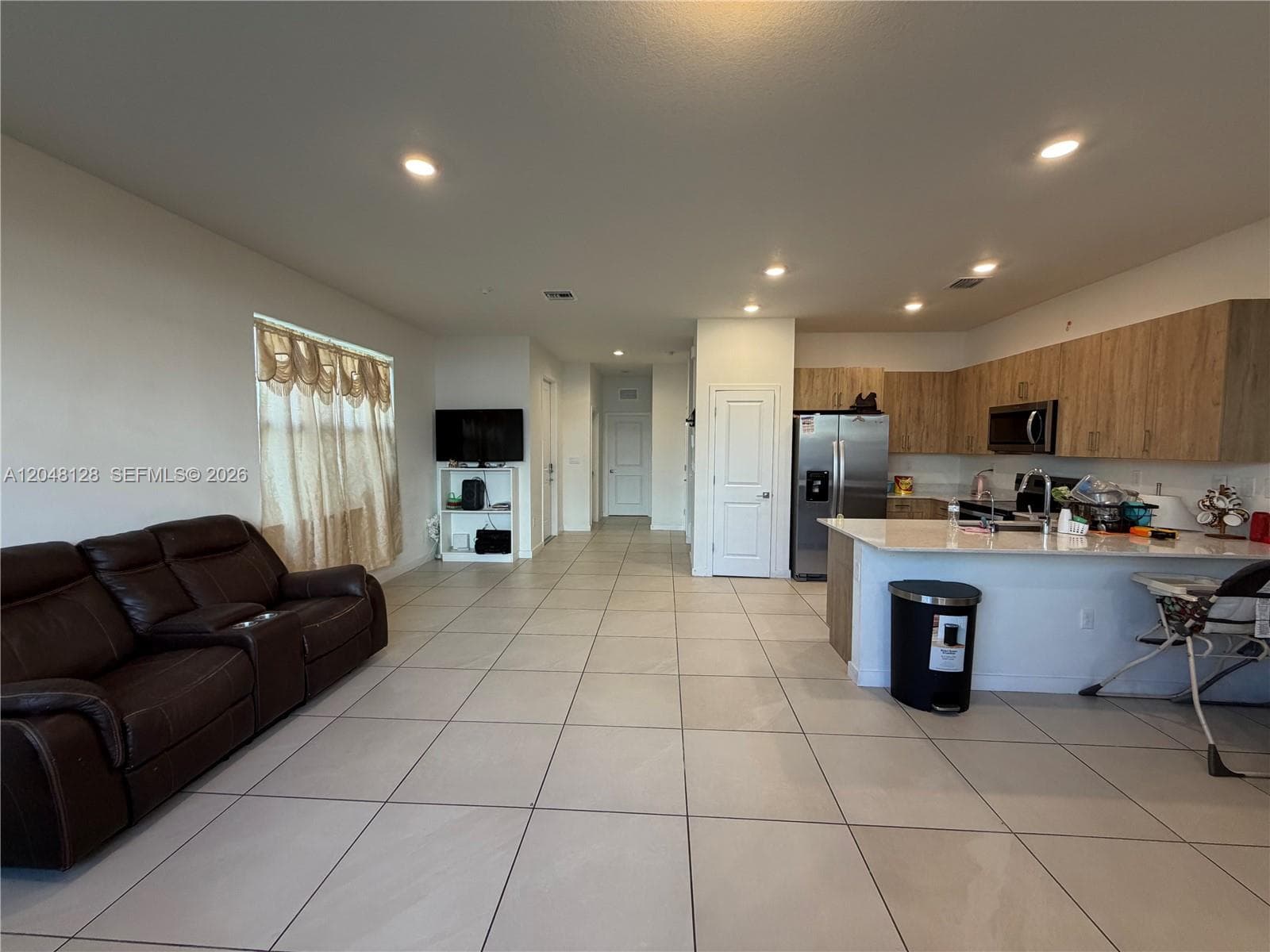 159 NE 13th Ter photo 4