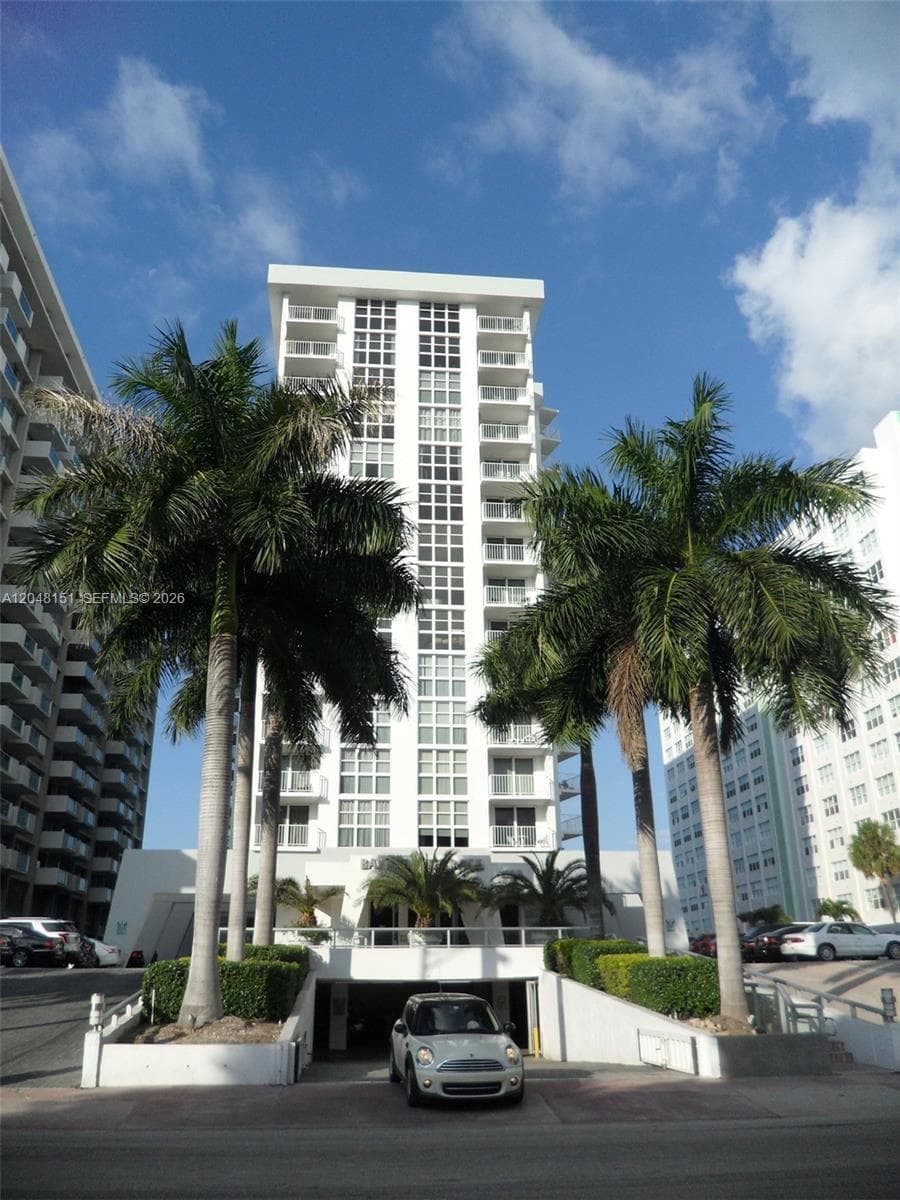 BAYVIEW TERR CONDO · #1104 in Miami Beach - Photo 2