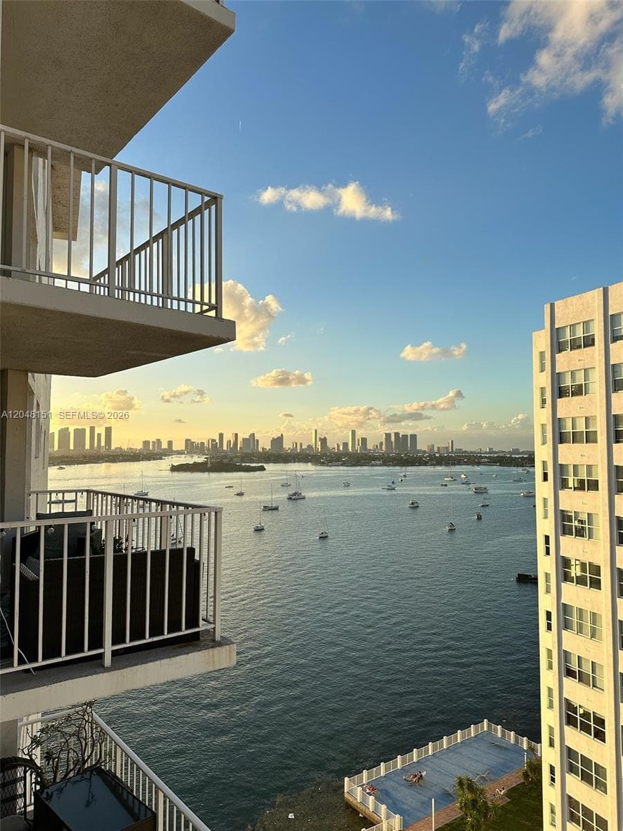 BAYVIEW TERR CONDO · #1104 in Miami Beach - Photo 1