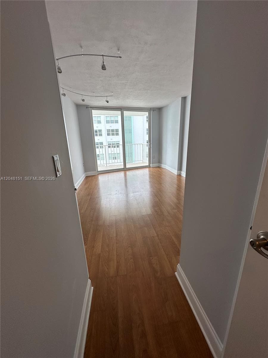 BAYVIEW TERR CONDO · #1104 in Miami Beach - Photo 21