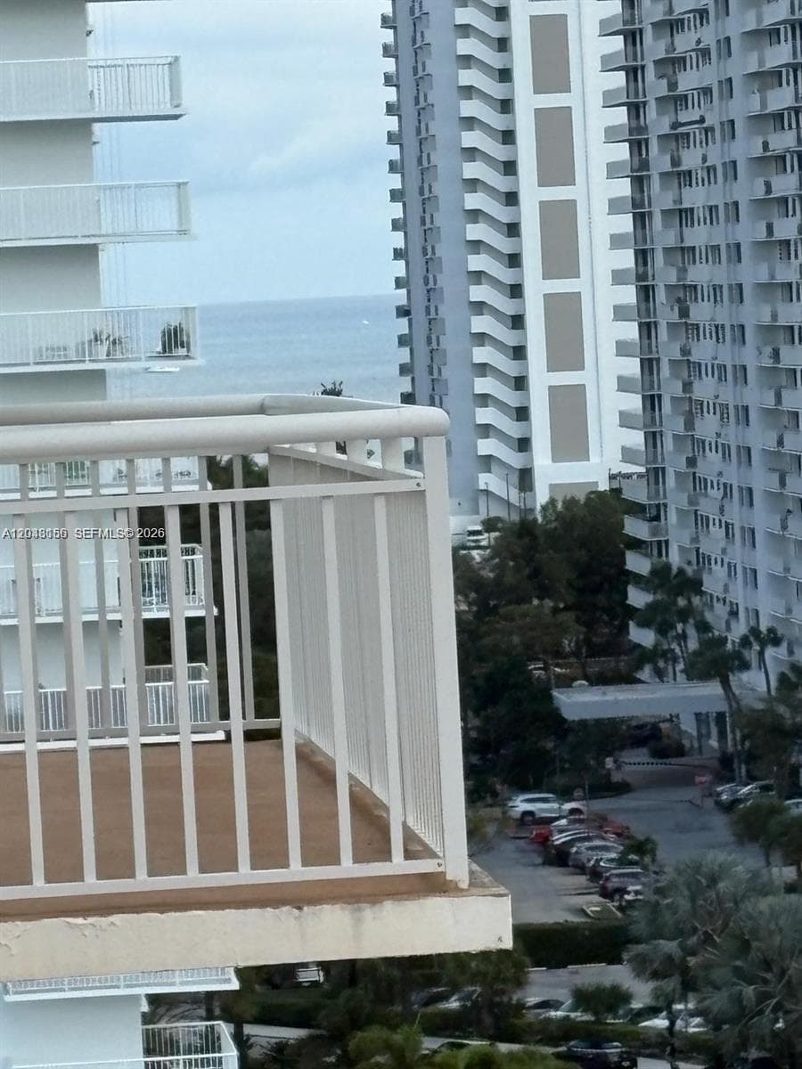 Winston Tower 200 · #1215 in Sunny Isles Beach - Photo 4