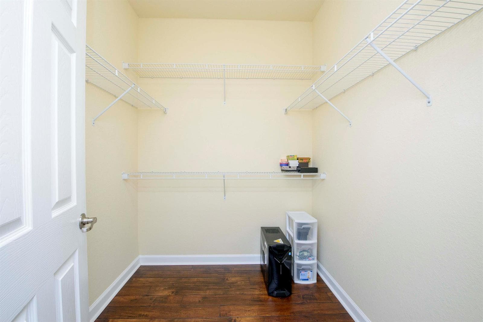 09- Master bathroom (4)