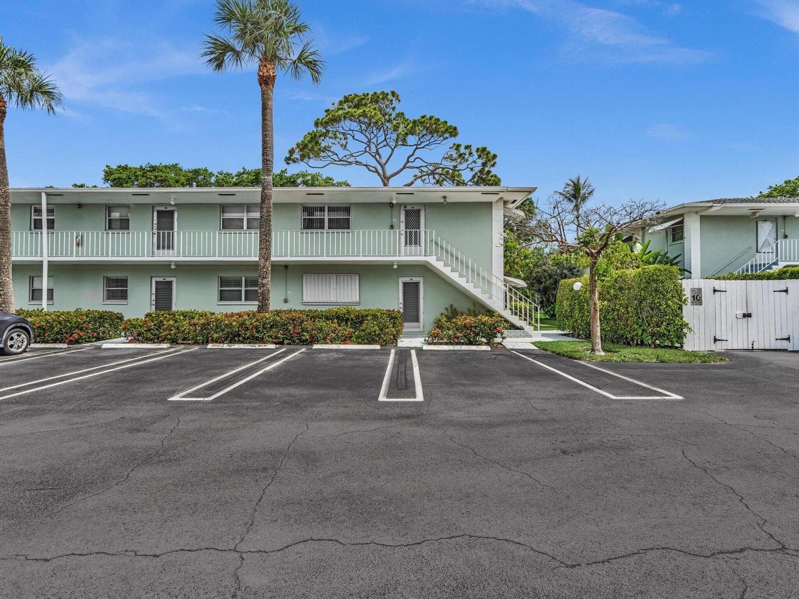 2nd Story End Unit