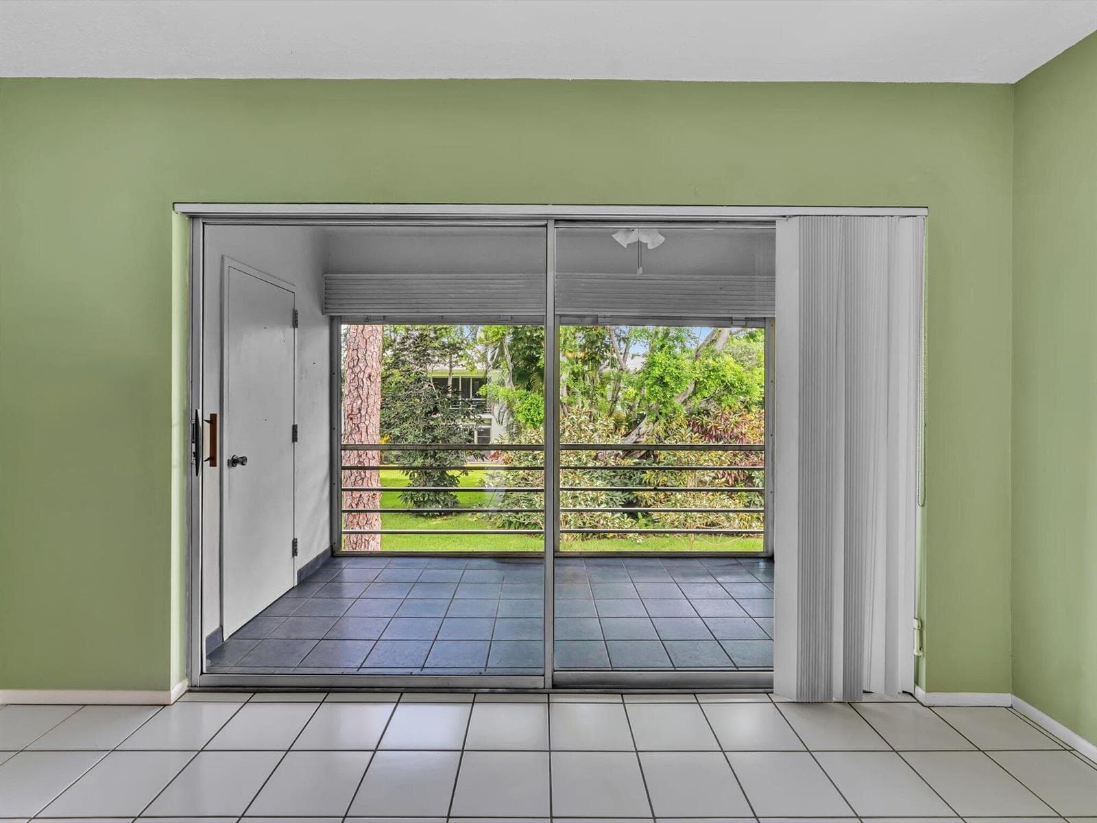 Screened Balcony