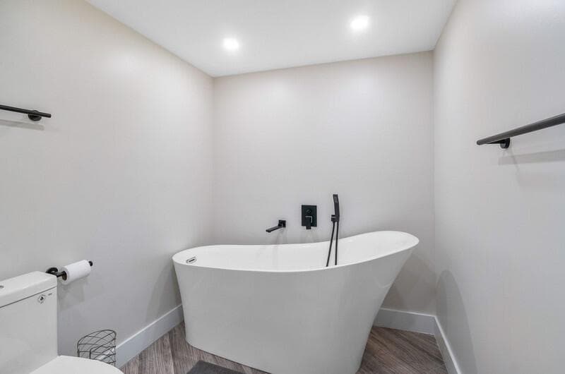 PRINCIPAL BATH