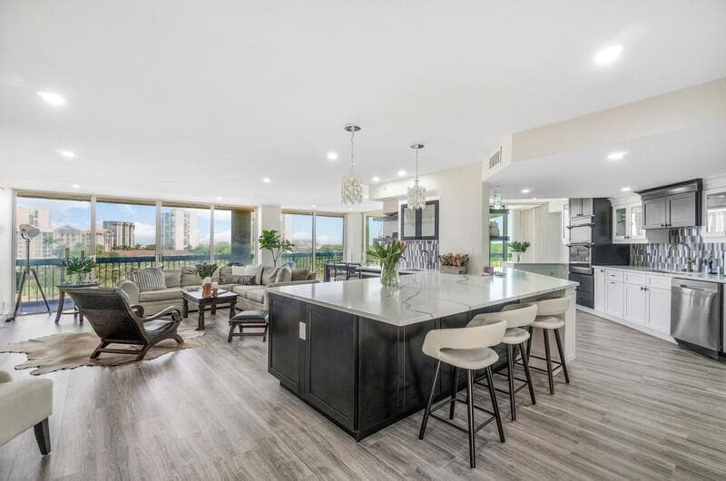 OPEN CONCEPT LIVING