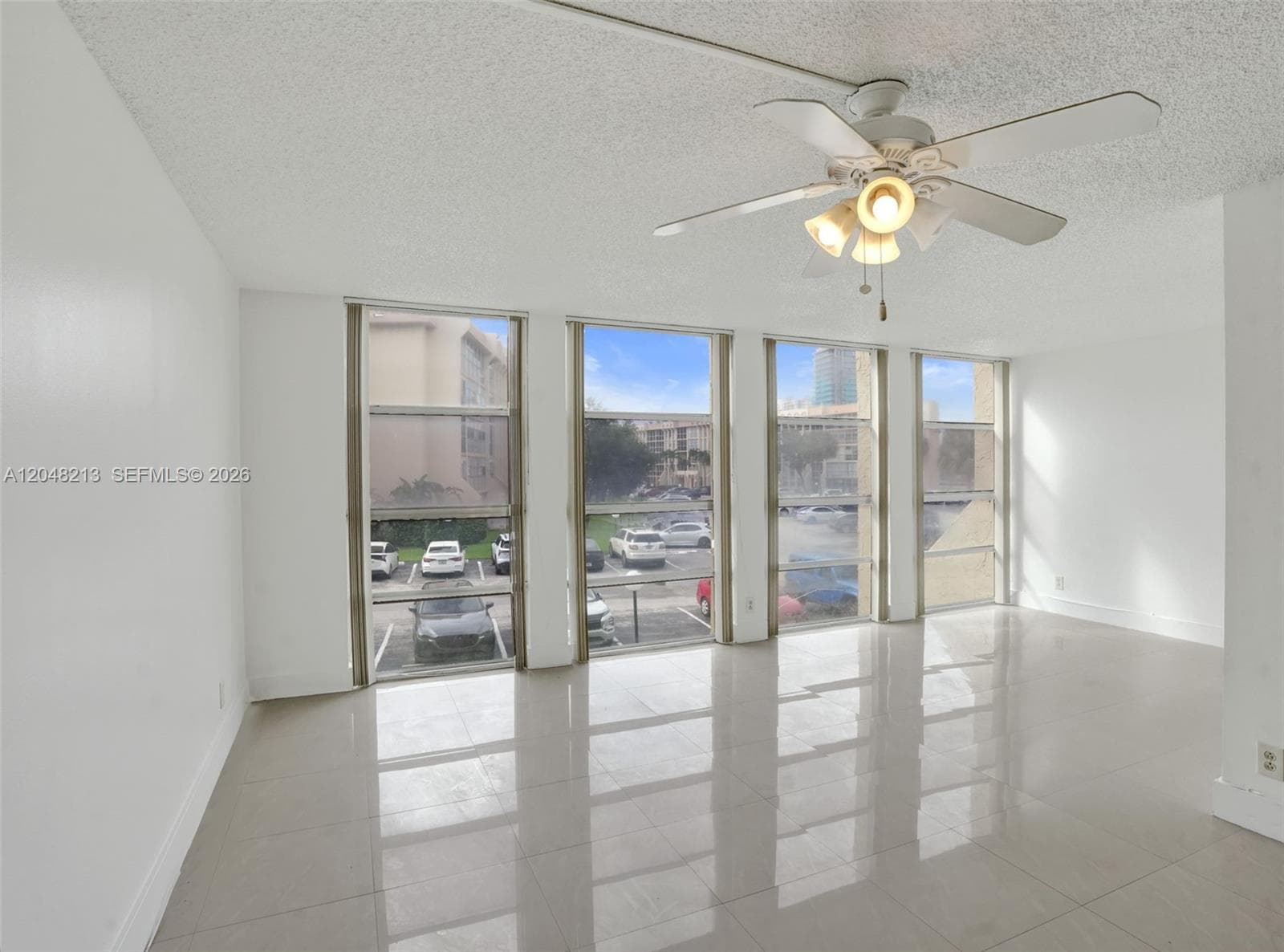Desoto · #218 in Hallandale Beach - Photo 2