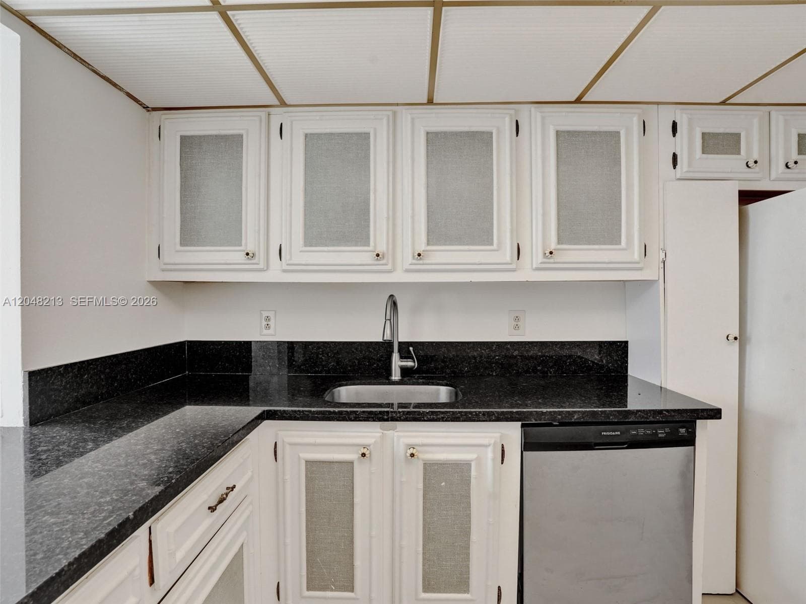 Desoto · #218 in Hallandale Beach - Photo 12
