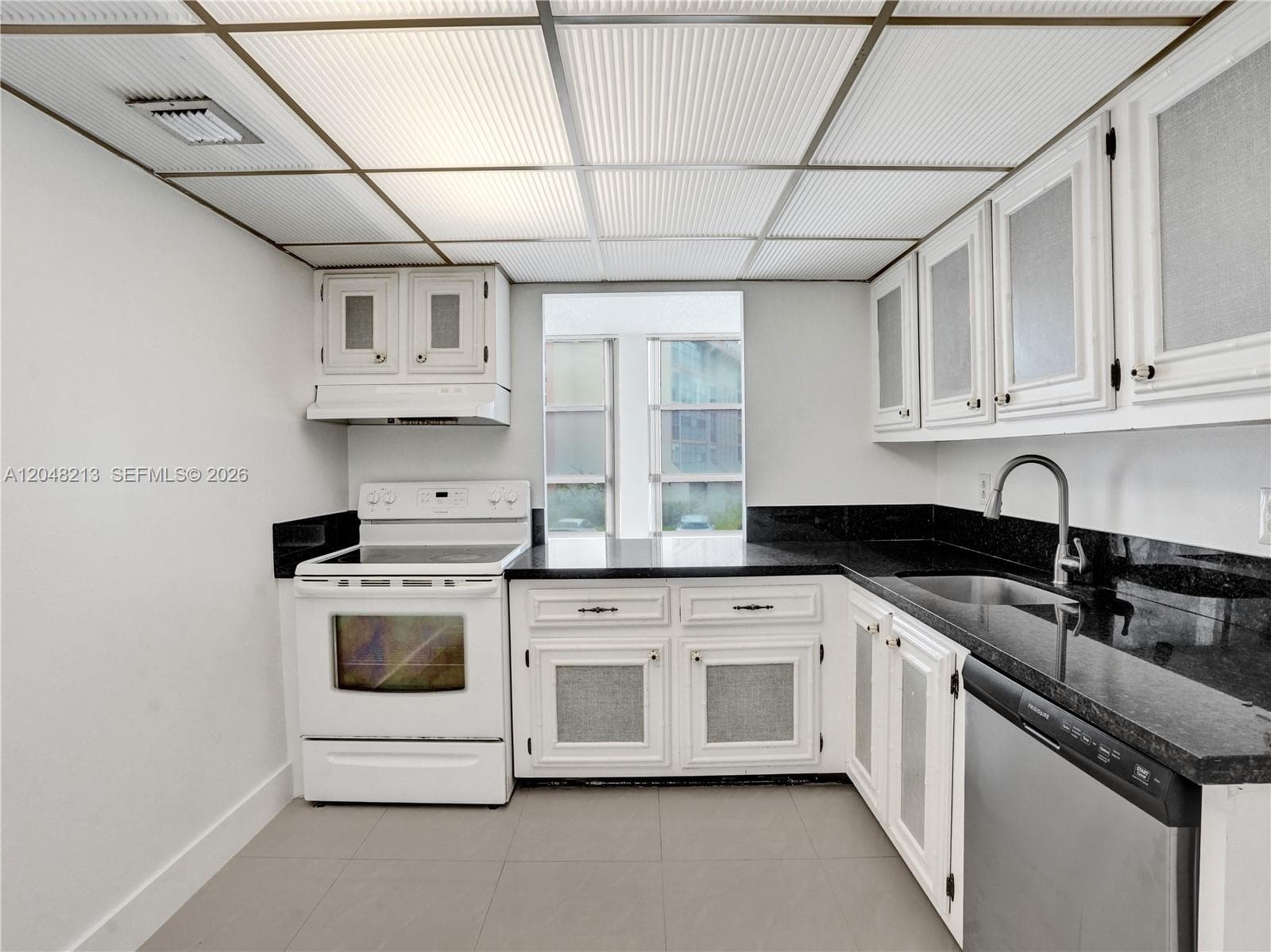 Desoto · #218 in Hallandale Beach - Photo 15