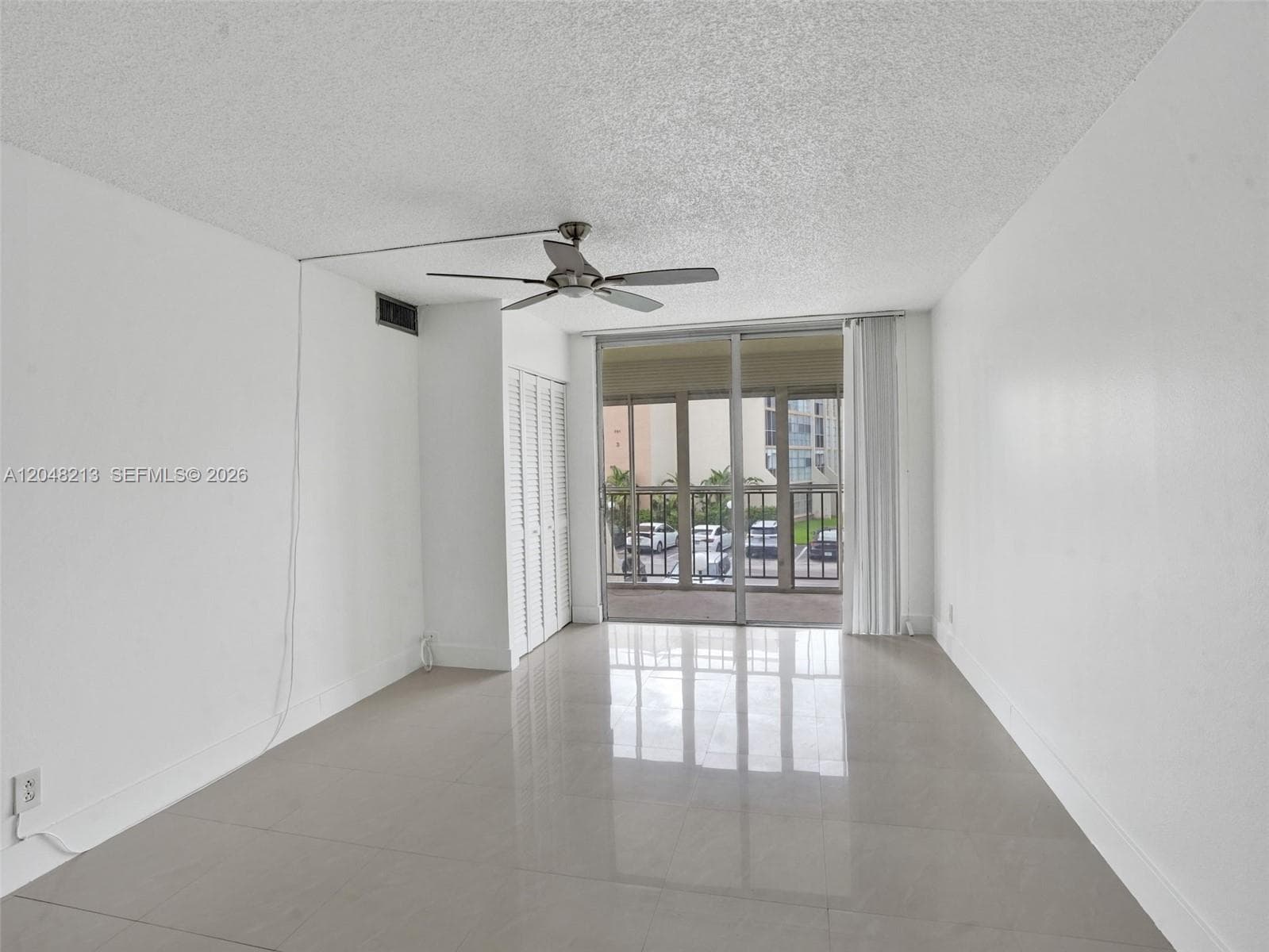 Desoto · #218 in Hallandale Beach - Photo 11