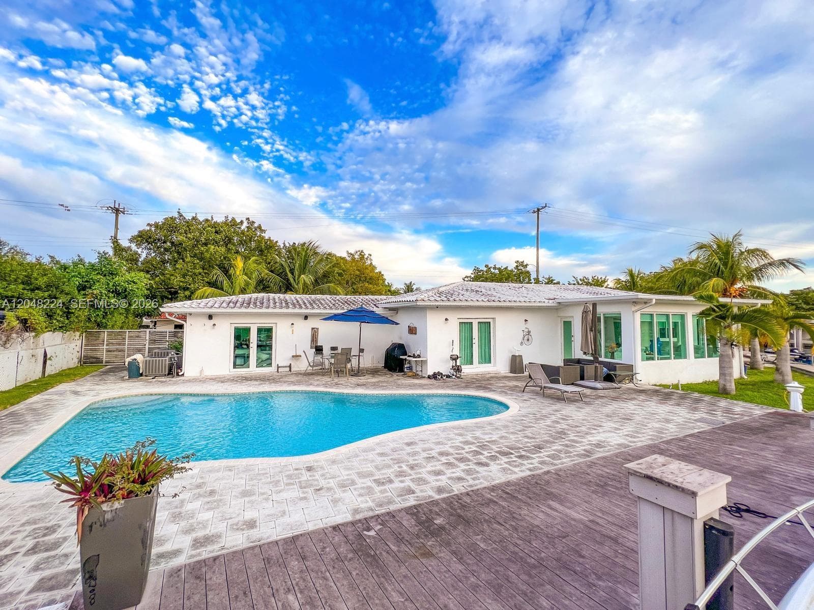 12388 N Bayshore Dr photo 3