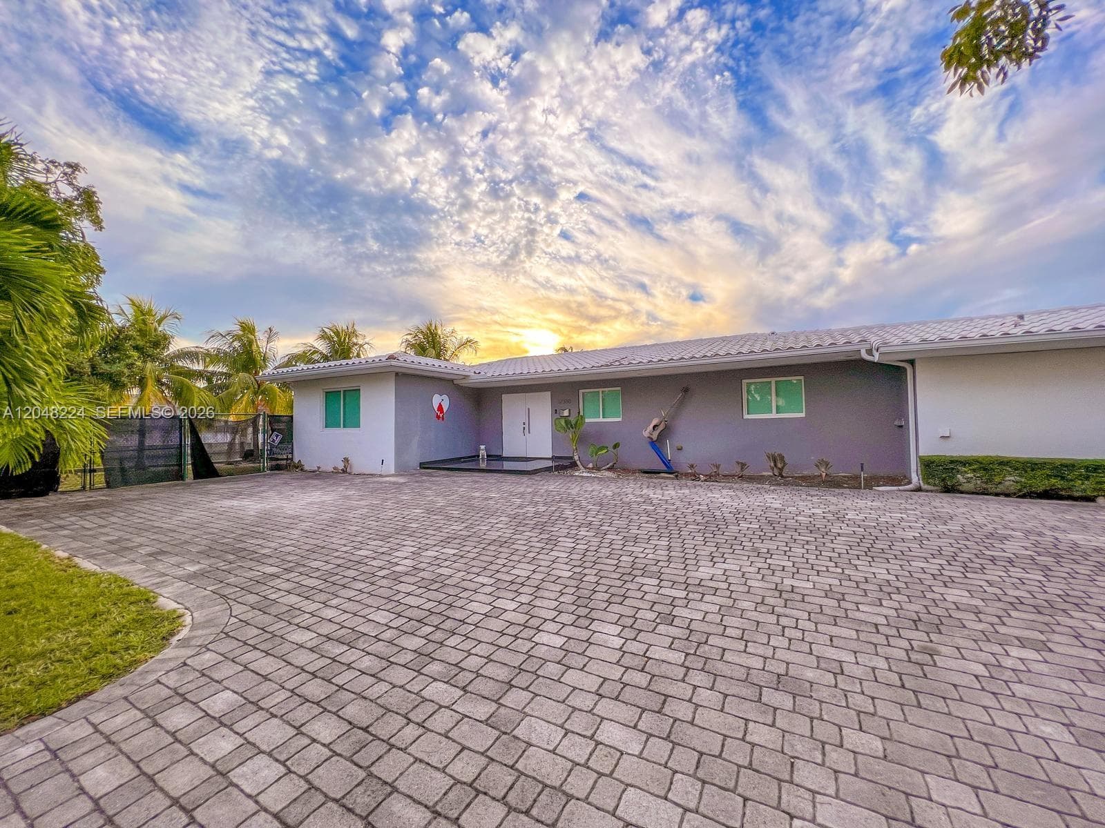 12388 N Bayshore Dr photo 1