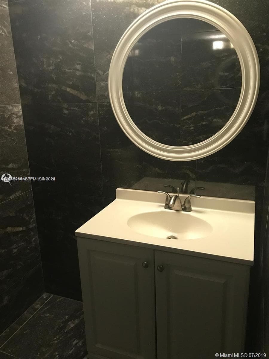 OLYMPUS CONDO PHASE · #1018 in Hallandale Beach - Photo 7