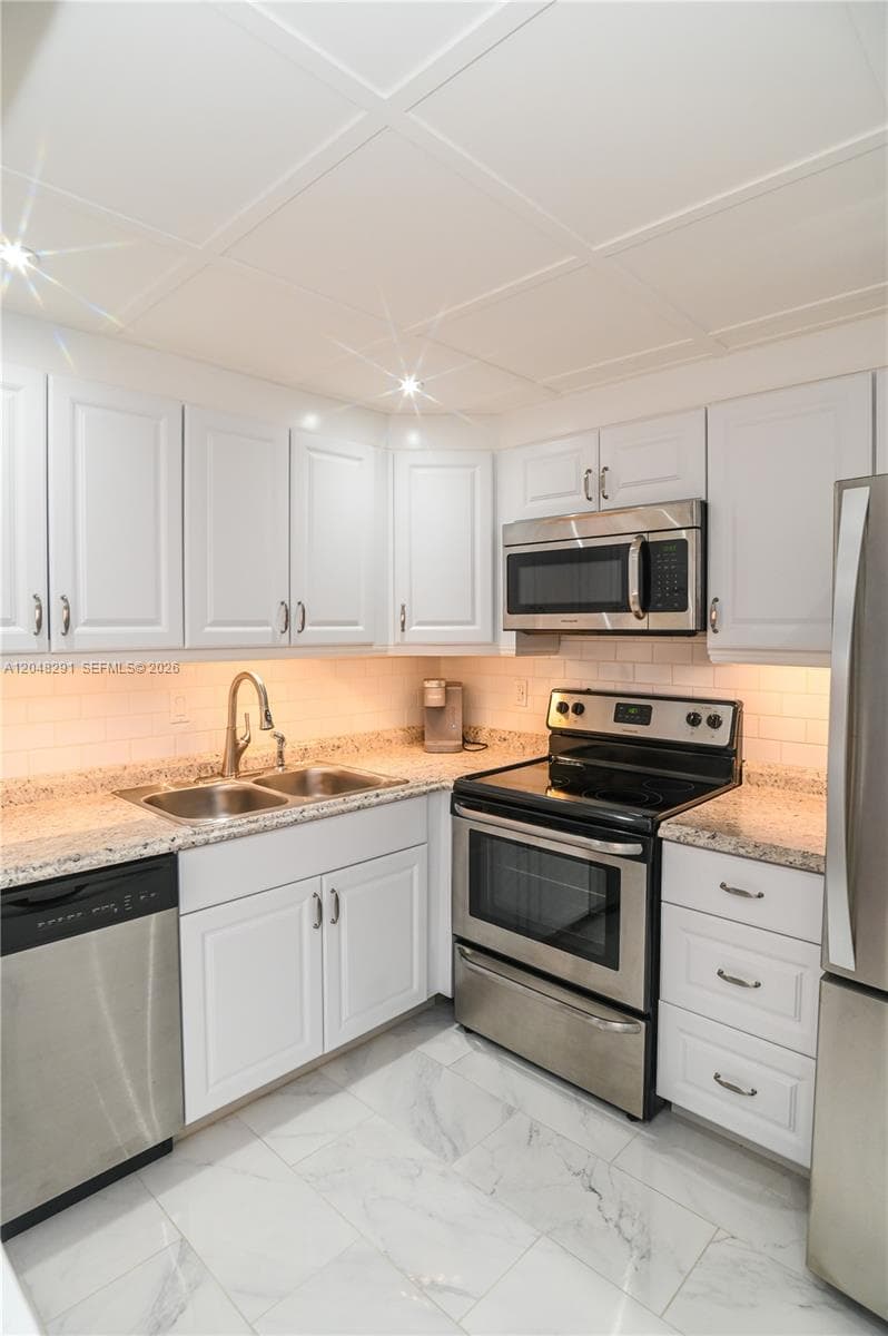 CYPRESS CLUB CONDO · #324 in Pompano Beach - Photo 4