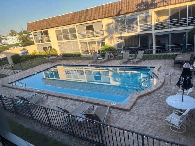 Riv Key Comm Pool